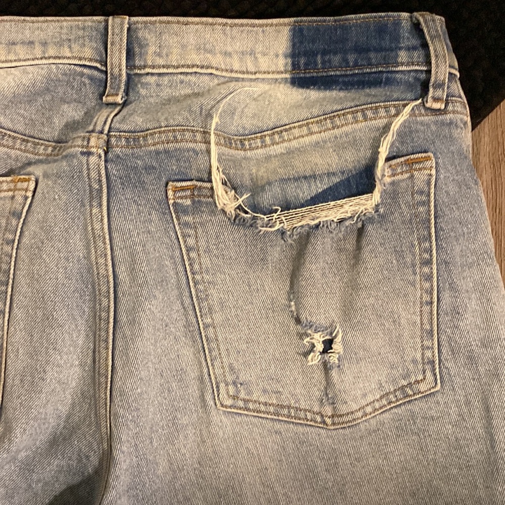 Abercrombie & Fitch Mid Rise Boyfriend Jeans - Picture 8 of 9